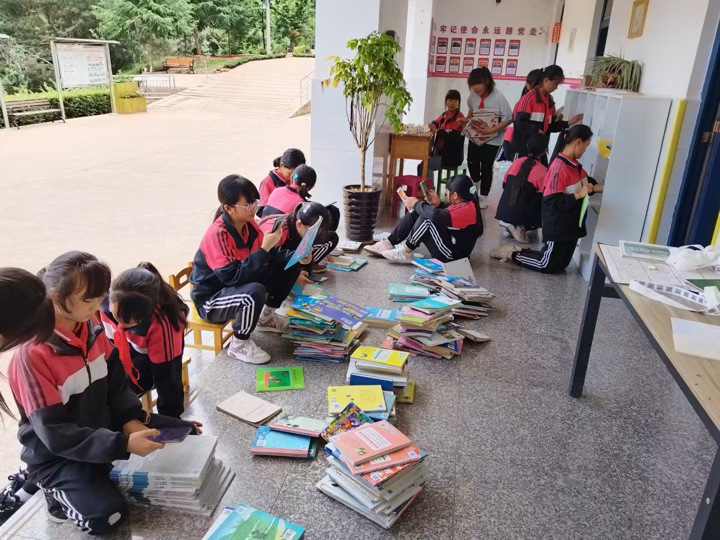 马鞍山乡三胜小学“益善阅读”借阅系统上线现场